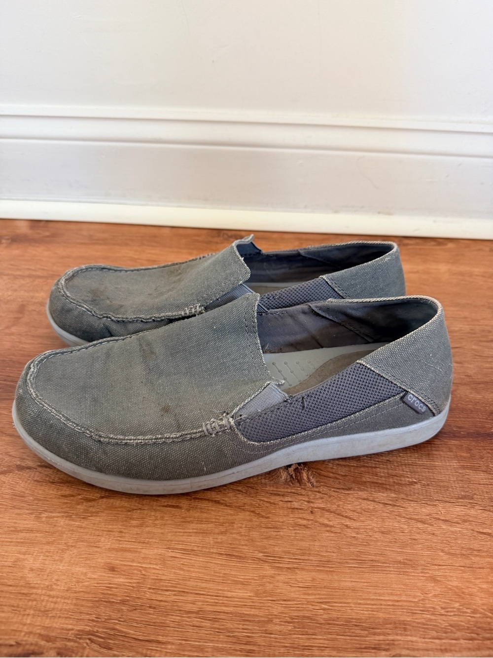 Crocs Mens Santa Cruz Canvas Slip On Loafers Gray Casual Shoes